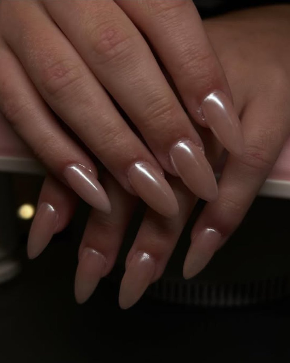 beautybrands's tweet photo. Still obsessed with a pearly mani? SAME. 🤍✨ To get the look ask for OPI Bubble Bath base topped with pearl chrome powder. 

By Destiny | Nail Tech | Barry Rd. North Kansas City, MO | IG: @desdoes.nails
#opibubblebath #pearlnails #pearlchrome #kcnails #kcnailtech https://t.co/qgLsunyLYA