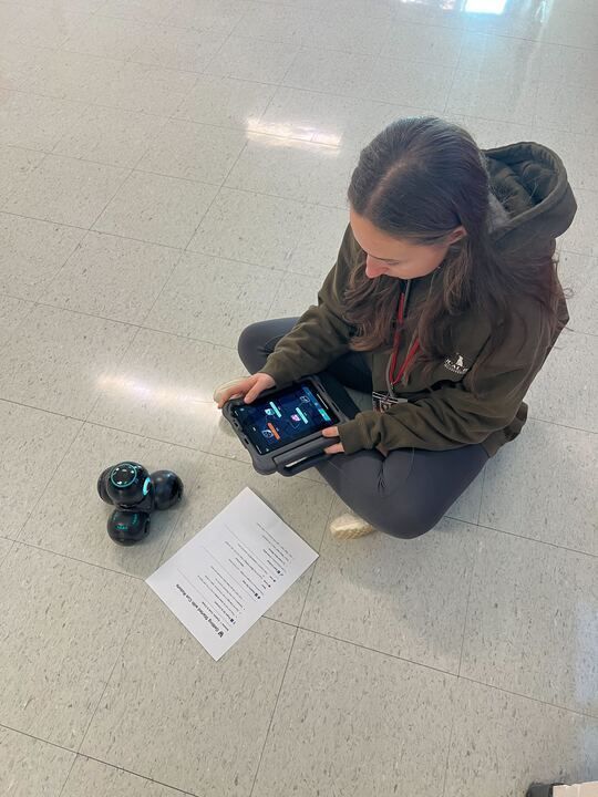 EdTechGCS's tweet image. 🤖 World of Education students from @Hillcresthsrams explored coding and creativity with Cue Robots today! Hands-on learning, problem-solving, and lots of tech-powered fun. 🎯
 #CueRobots #InstructionalTech #STEMEducation #GreenvilleCountySchools