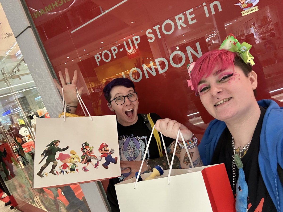 Caboose_Dragon's tweet photo. @NintendoPopUpUK Had so much fun! Please do think about making a permanent store 🥺💜 https://t.co/FeuZGvoUTX