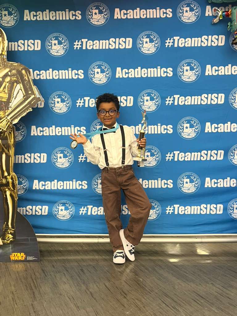 PauCoronadoD's tweet image. Congratulations, my Little Sweet Boy &amp;lt;3. So proud of our boy Dante.  He won 1st Place in Behavioral &amp;amp; Social Science and Sweepstakes 1st Place #SiSD District Science Fair. @DSShook_ES  @SocorroISD