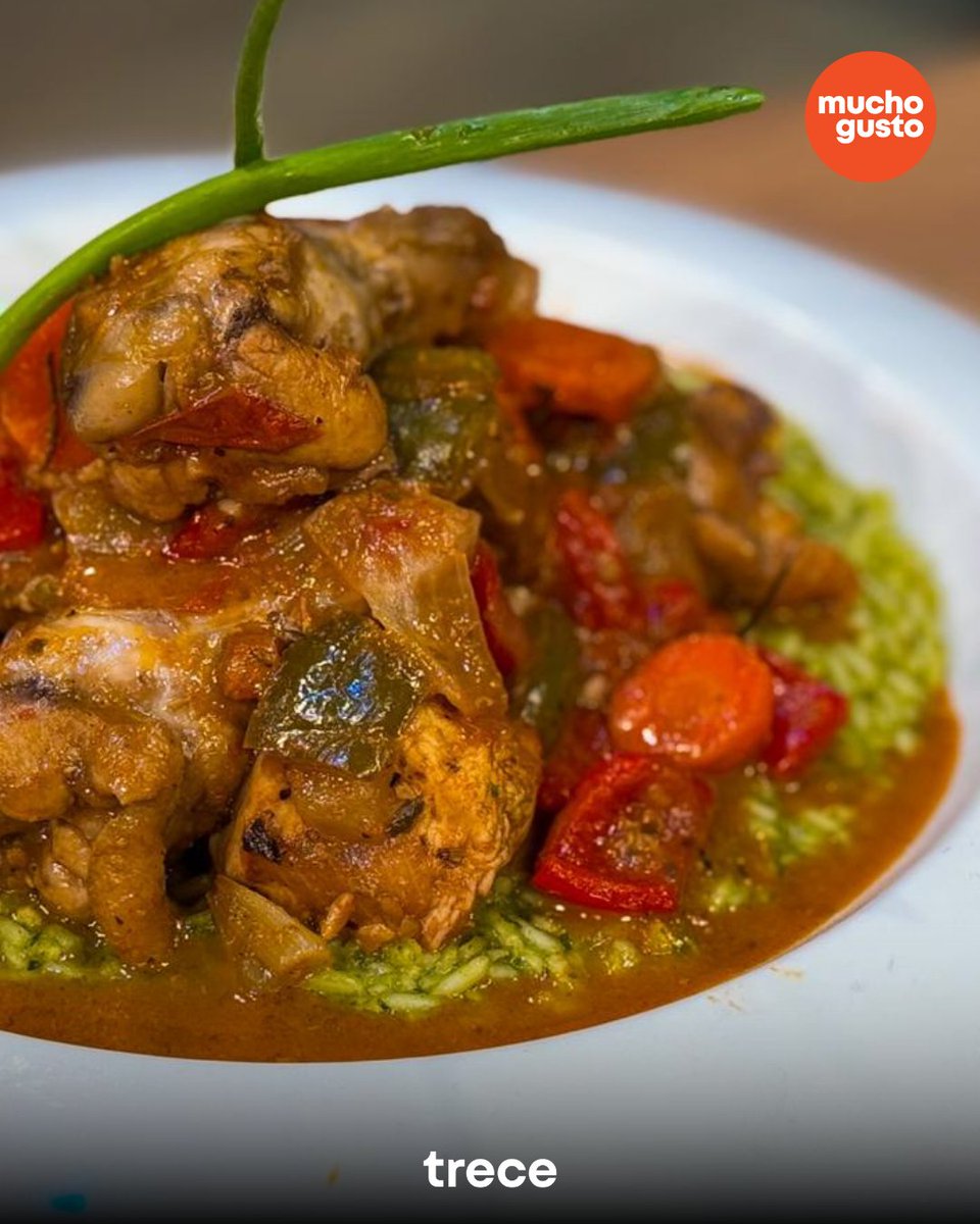 Arrancamos la semana con puro sabor 😋✨

Hoy @freddyalmiron1 preparó un pollo a la cazadora con arroz verde, un plato lleno de color para darle buena energía a este lunes. 💚🍗

#MuchoGustoPy #trece