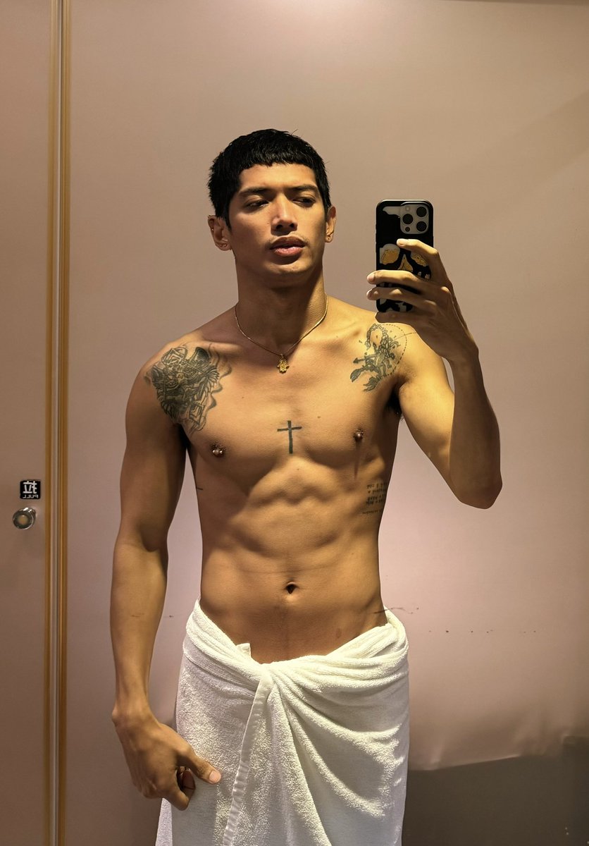 5 more days and it’s my Birthday, Celebrating my bday here in Taiwan. 🇹🇼 🍆🍑💦

📍Ximending Taipei Taiwan