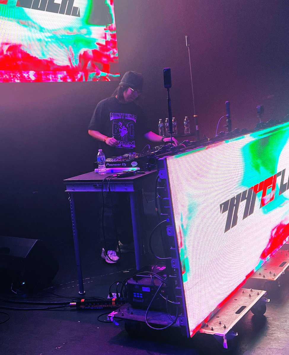 hyper_lock's tweet image. Yo!

I am going to have my first radio appearance this Wednesday for LAG Radio!

Going to be talking about the latest shows I’ve played recently, music I’ve been making, a little bit more about @APEXARECORDS, and music in general!

Tune in live at kuci.org!