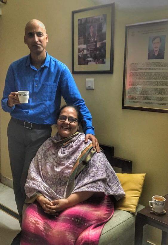 Blessings for Bhawana on her birthday today. Her husband

MAJOR C B DWIVEDI
Sena Medal
315 FIELD #IndianArmy

was immortalized in #KargilWar in 1999. #VeerNari Bhawana raised his daughters alone one is a doctor &amp; another is an author today.
#FreedomisnotFree a few pay #CostofWar.