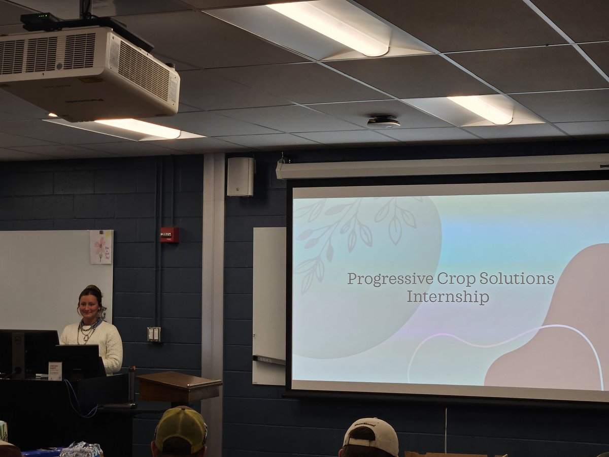 ForrestLang78's tweet image. Thanks to Katy with @NutrienAgRetail who spoke to our @CFAES_OSU students last week. We also heard from Jillian who interned at Centerra Coop and Maddie who interned at @Prog_Crops! 

Lots of great internship &amp;amp; job opportunities for all of our @osuati students!
#ATI #CFAES #OSU