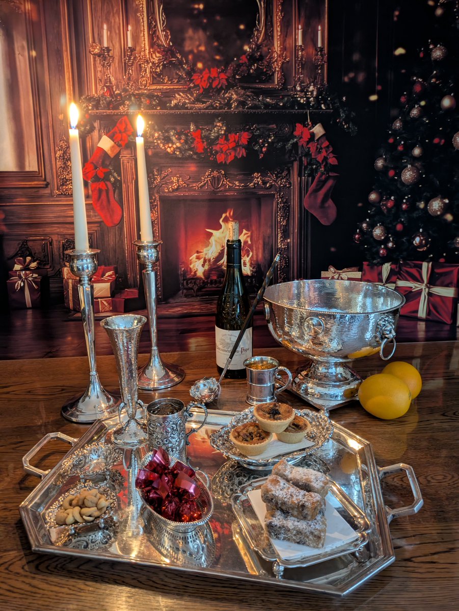 ilsuttoneri's tweet photo. Entertaining this Christmas? Why not add a touch of elegance with something from our wide range of antique and vintage silver and silver plate and enjoy a memorable evening with friends and family!
 https://t.co/9bBrYrBCVi
@antiques_atlas #silverforchristmas #christmasiscoming https://t.co/qr4DQcvPk0
