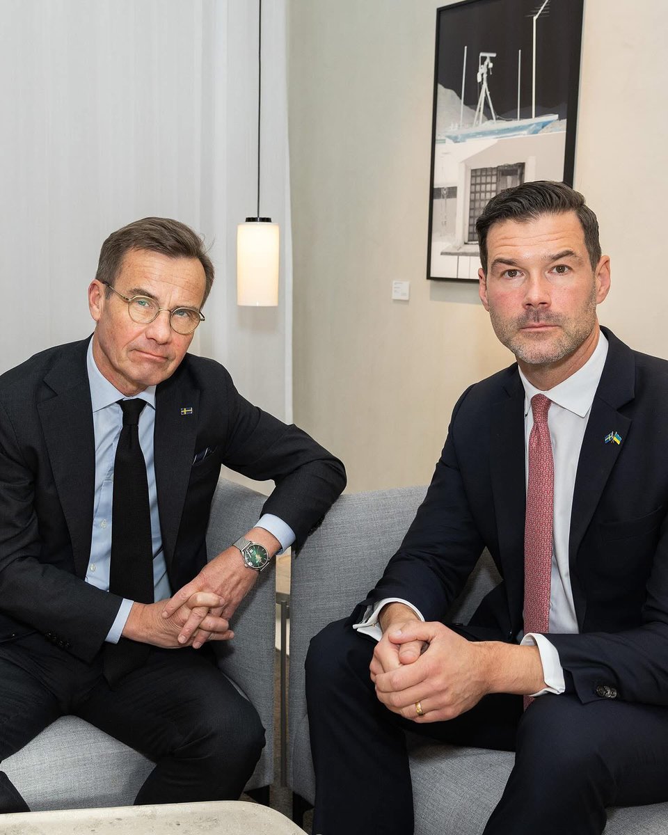 Ingen ska behöva möta sin våldtäktsman på gatan.

Den förra socialdemokratiska regeringen lät Sverige vara en fristad för dömda kriminella utan svenskt medborgarskap – även våldtäktsmän. 

Vi inför den strängaste lagstiftningen i hela Norden när det kommer till att utvisa