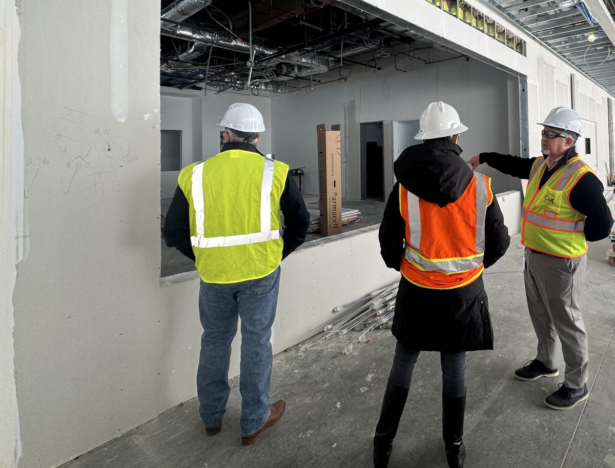 waketechcc's tweet image. TOUR MODE: This morning @waketechprez braved the crisp air at the Eastern Wake Campus… and got an update on the Advanced Technology Center. Big things coming. #WakeTech #Innovation #CampusUpdate