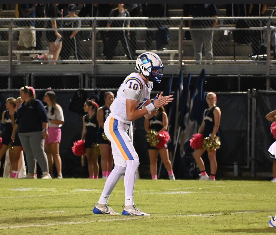 HallTechSports1's tweet image. 👀" Inside 7⃣🅰️Playoffs (Round 2): The QB1 's"
(Alabama) @ahsaaradio @AHSAAUpdates 

List: Only QBs left from Region 1 /2 /3

◾️@FHSPirateFball 🏴‍☠️
'27 @TreyGarner1027 
6'6" 200lbs.

◾️@BakerHSFootball 🐝
'27 @Tate_Graham27 
6'5" 225lbs.

◾️@DaphneFBTrojans
'27 @christian_segar…