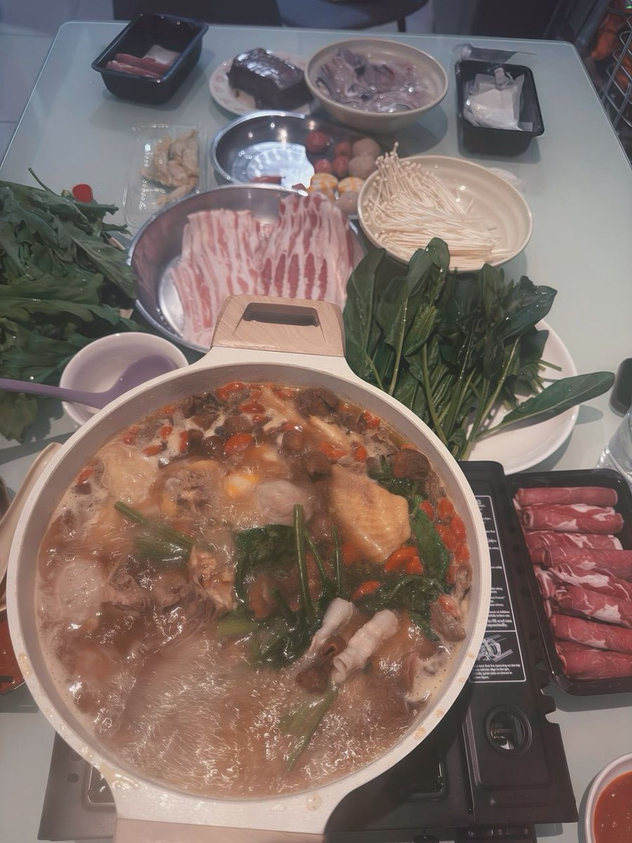 骗到两位大女推陪我吃晚餐🤗🤗🤗