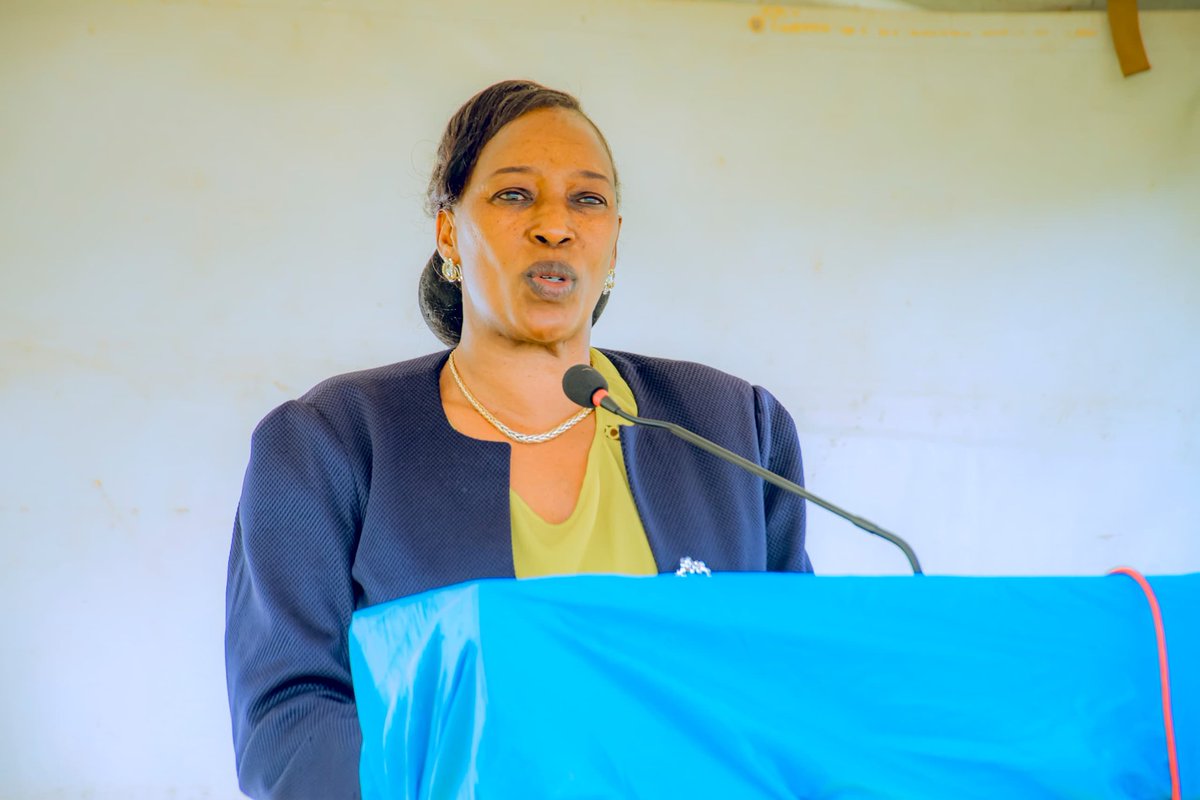 > “Twese abaturage twirinde ruswa, twirinde kugura serivisi twemerewe n’amategeko, dutangire amakuru ku gihe kandi twirinde amakimbirane mu miryango kuko bidindiza iterambere,” — Madamu <a href="/NirereMadeleine/">Nirere Madeleine</a>

#UmuvunyiIwacu #TurwanyaRuswa #UmuturagekuIsonga