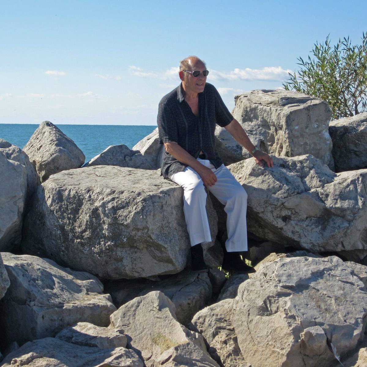 Into Poetry's latest essay is on the Canadian poet Len Gasparini. Written by Len's widow, the writer Lisa Pike, it focuses on one of his final poems as a key to unlocking his well-crafted, freedom-loving work as a whole. intocreative.co.uk/len-gasparini/