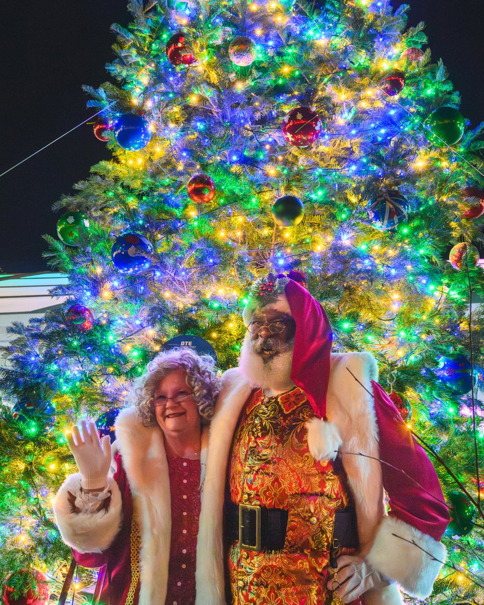 beaconparkdet's tweet image. Light Up #BeaconParkDetroit is Nov. 21, 5-9 p.m.! ✨🎄

Watch our tree lighting, listen to festive tunes and explore our Candyland light display. 🎶

🗓 Save a spot at #LumenDetroit and enjoy the night in a private chalet: bit.ly/4n08KEU

#DowntownDetroit @DowntownDet