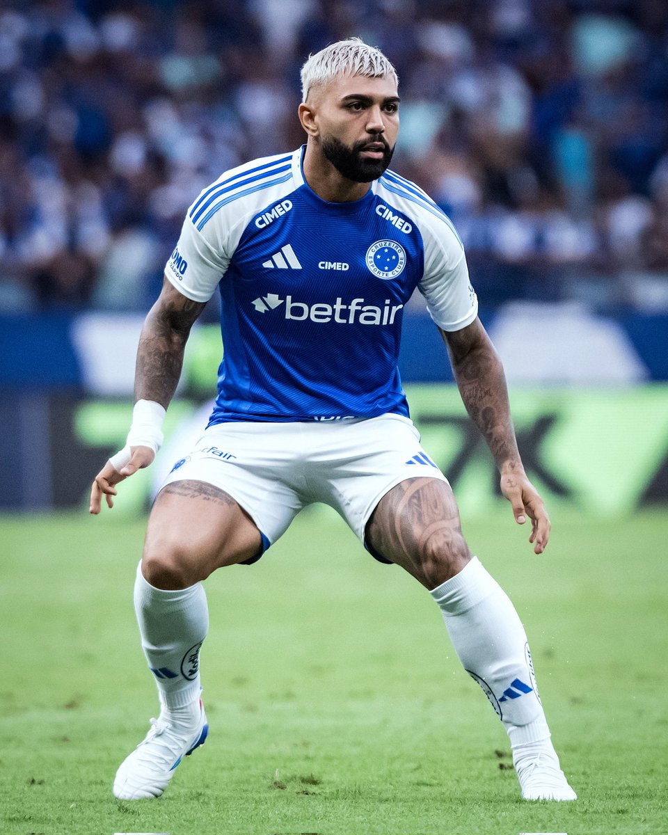 Sobre <a href="/gabigol/">Gabriel Barbosa</a>:

Se for pra sair, que o <a href="/Cruzeiro/">Cruzeiro 🦊</a> não abra mão de 1 centavo que tem pra receber. Jogador tem contrato e mercado. Clube precisa ser esperto e fazer grana. Nada de “recisão amigável”. Época das vacas magras acabou.