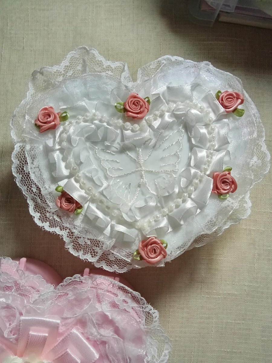 mijijiee's tweet image. BINDER - 500
HEART SHAPE STORAGE - 150

no cancellation 
mod: flash or J&amp;amp;T 
mop: gcash
NO RUSH DELIVERY 

📍rizal