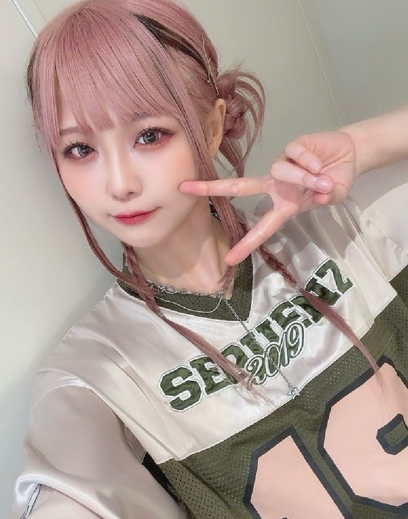 TOSHI_MUSIC_AC's tweet photo. ベースの日
#Ayano
#Faulieu
#Unwave
#のちっこくらぶ
#ベースの日 https://t.co/yT8XddmdaM