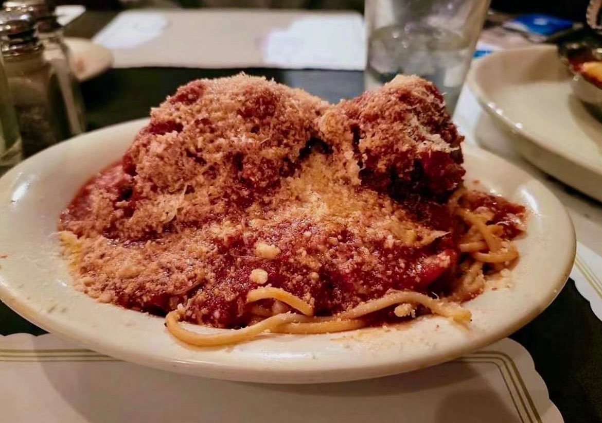 Colder weather calls for a plate of #SpaghettiandMeatballs 🍝 We’ll be back open on Wednesday folks!