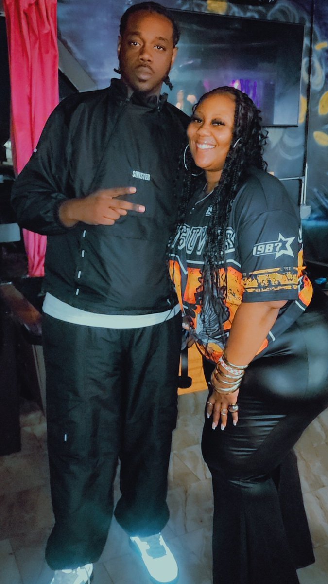 Smbeauty333's tweet photo. #stumbles @TheOnlyTayRoc #osolo @RealShotgunSuge
Nice to meet yall❤️ https://t.co/zZZqPwwHUx