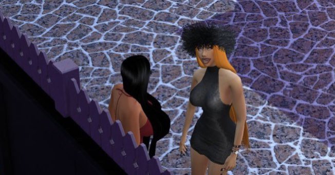 OfficielShay_'s tweet image. Best duo @suziewlms 🤞🏽#baddieseastsims