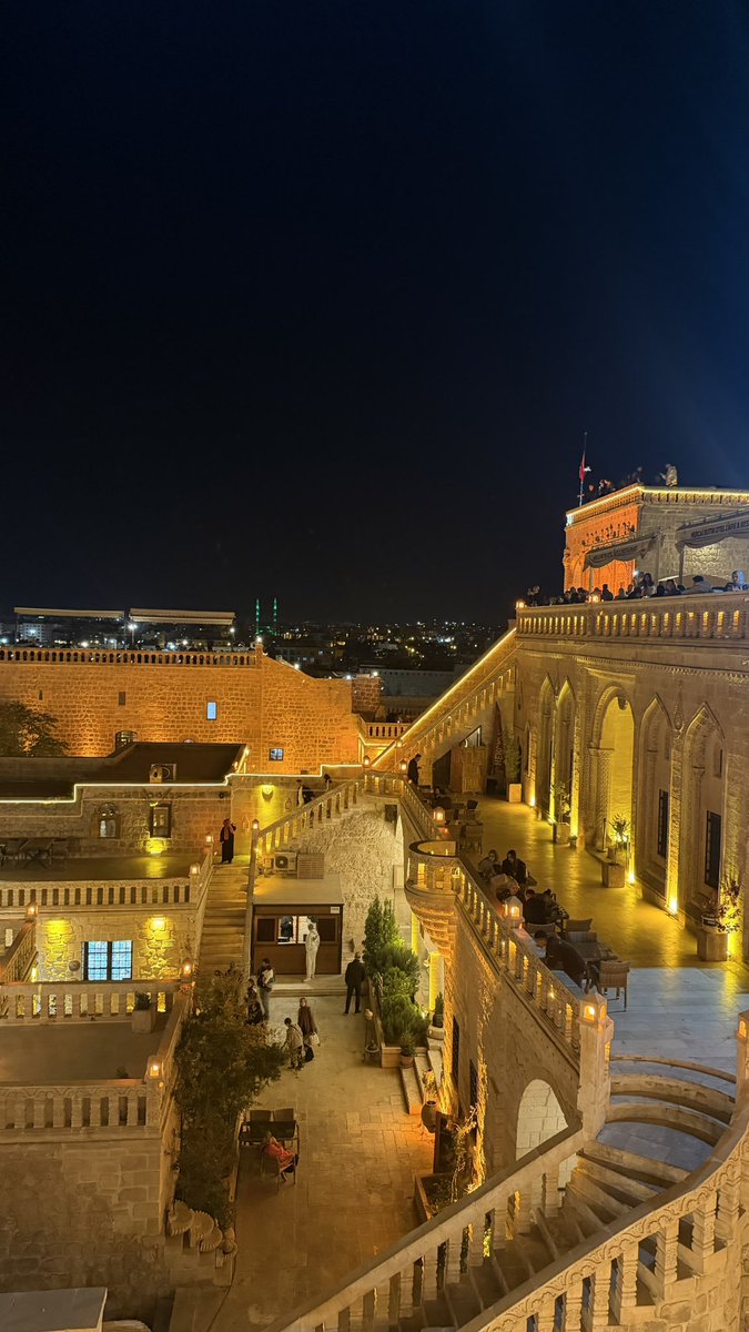 hsnakaya61's tweet photo. Kahrolası İtalya nasıl da Mardin’e benziyor https://t.co/TUiTAJG7HO