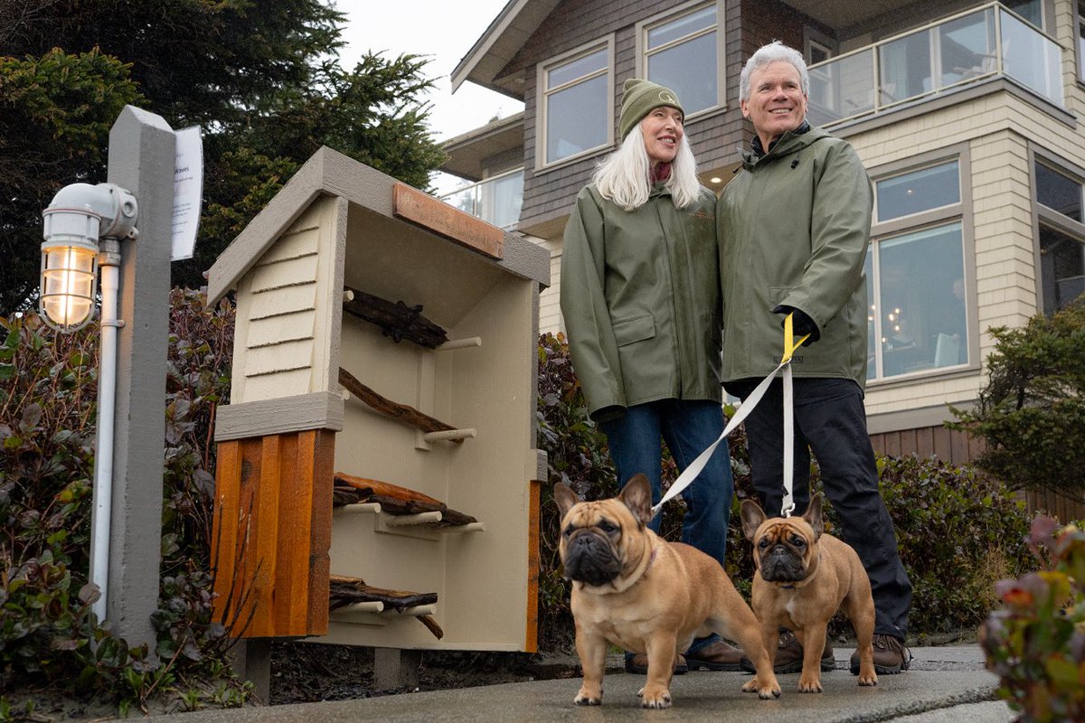 Placed by the stairs leading down to the beach, our stick library is where every great dog walk begins. Stocked with perfectly weathered driftwood sticks collected from Cox Bay, pups are invited to “check out” a stick before their beach adventure.