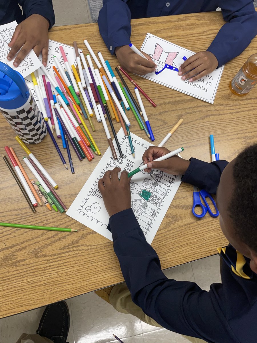 SandersES tweet media