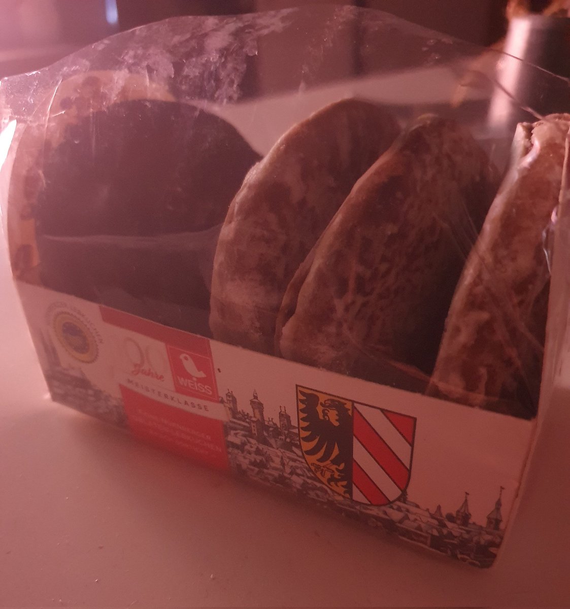 Ist zwar etwas früh, aber bei Oblaten-Lebkuchen musste ich zugreifen. Die sind einfach zu geil^^