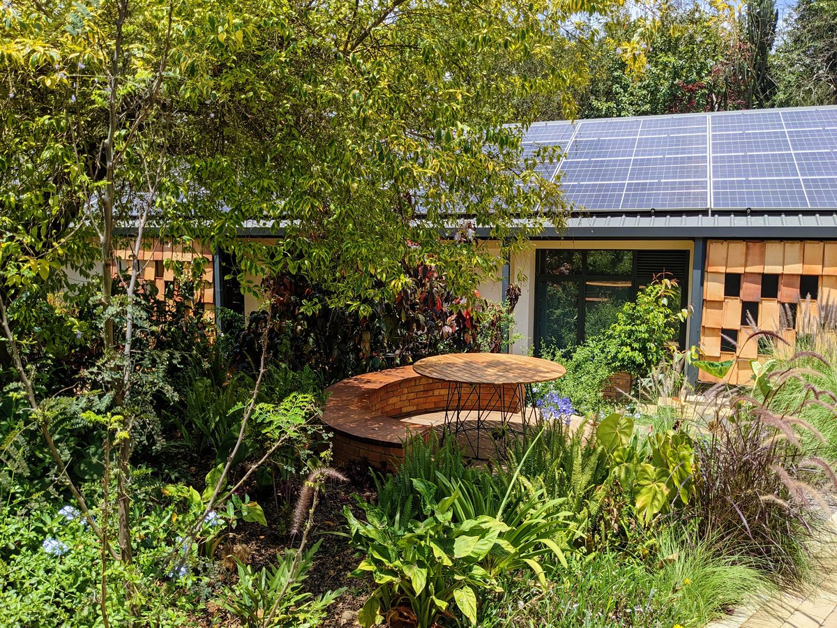 The project incorporates green outdoor spaces designed for group interactions and relaxation, creating a calm and collaborative atmosphere.

In terms of sustainability, the project mainly used local materials, including timber, volcanic rock for floor paving, and clay fired tiles