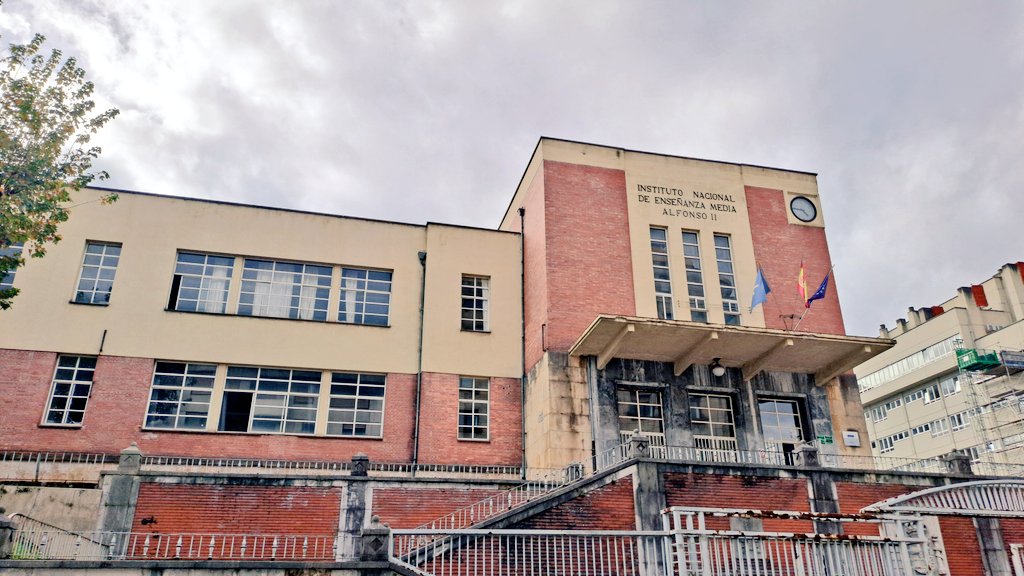 AlvFdezFdez_PhD's tweet photo. ⭕ Hoy, primer día, he estado en el IES Número 5 (de Avilés) y el IES Alfonso II (Oviedo) hablando de la autofagia, y desmintiendo sus mitos. 

¡Buena forma de comenzar! 

#SemanaDeLaCiencia https://t.co/IZUazAt2gY