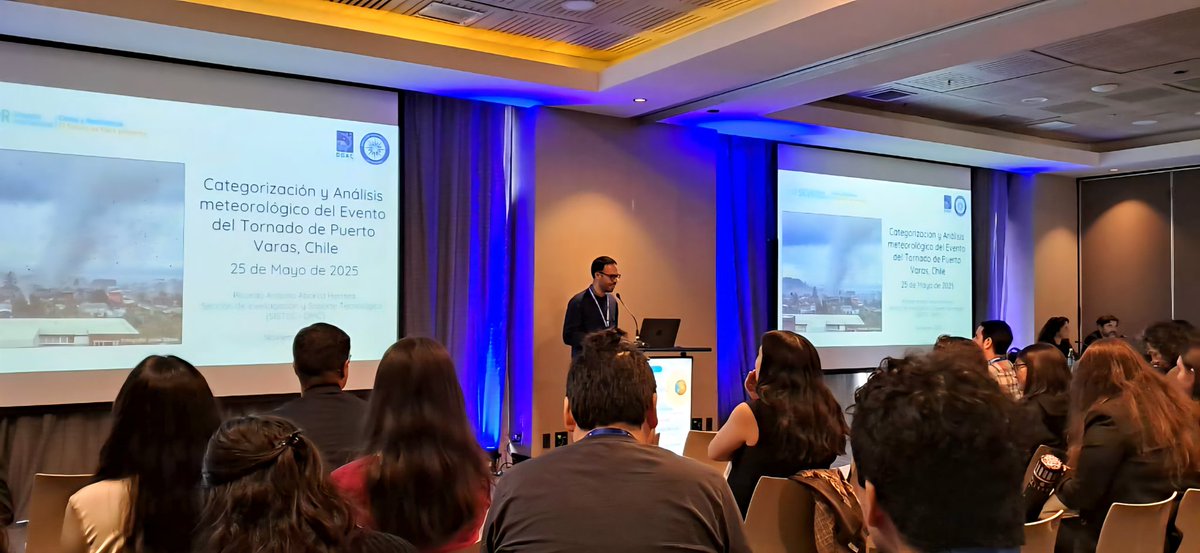 meteochile_dmc's tweet photo. #SimposioInternacional ✨ Meteorólogos de #Meteochile participaron en Simposio Internacional Clima y Resiliencia: el futuro se hace presente, organizado por El Centro de Ciencia del Clima y la Resiliencia @cr2_uchile 👇 https://t.co/bsGUFUq9Ey