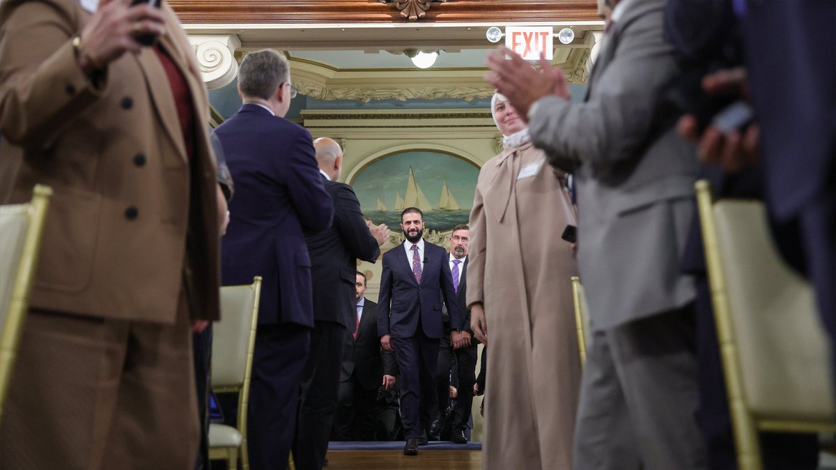 العالم لا يحترم الا اصحاب الاقدام الثقيلة