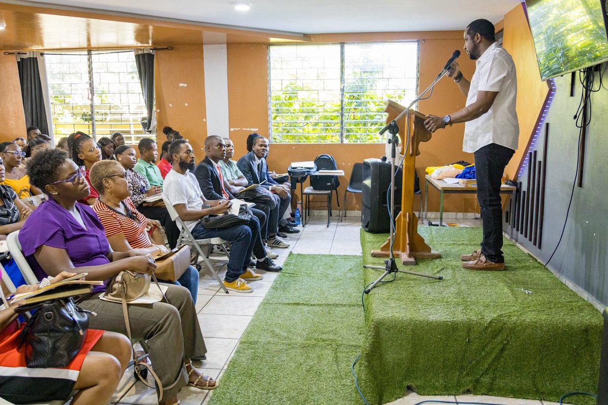 🔵🔴 Dimanch 2 novanm : Yon bèl jounen fòmasyon ak etidyan ISNAC sou devlopman pèsonèl, kreyasyon biznis ak lidèchip. Se te yon plezi pou m te ak nou. M kontan wè motivasyon tout jèn sa yo ki te fè deplasman an. Mèsi ankò. 🔵🔴