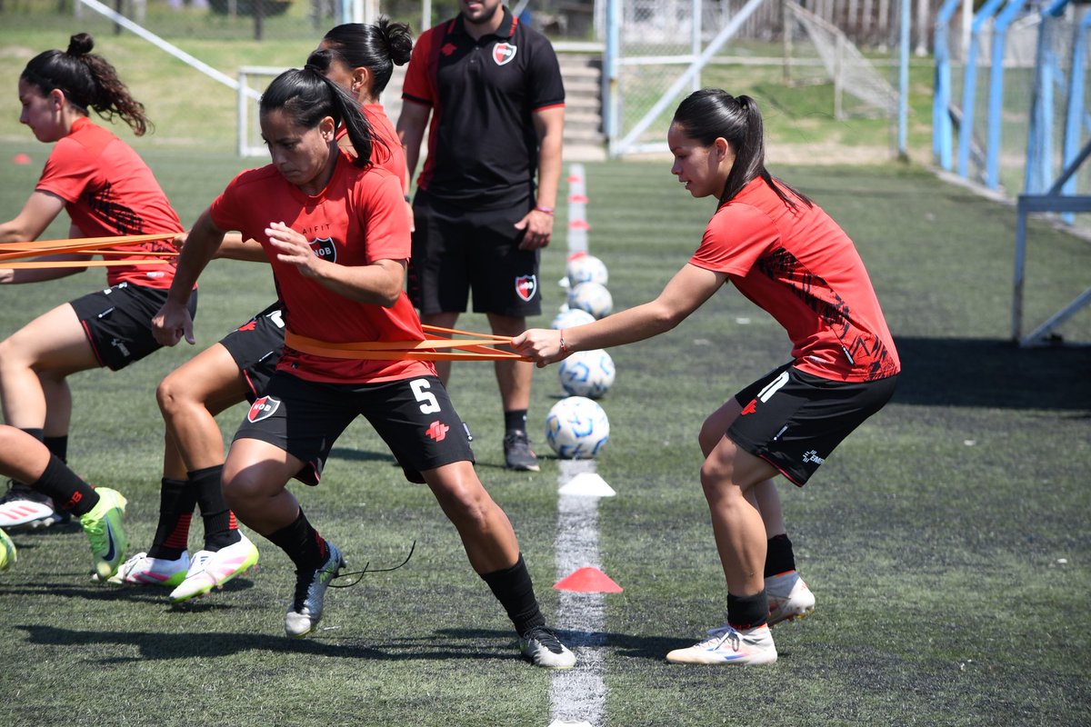¡Con toda #Newells! ❤️🖤

Últimos movimientos antes del partido.