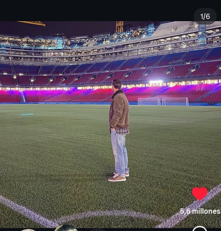 qmolins's tweet photo. i Messi ahir de nit va tornar al lloc del qual ni ell, ni nosaltres els socis, havíem d'haver estat MAI expulsats per Laporta...
#MessiGate https://t.co/tfNJ0KThEm