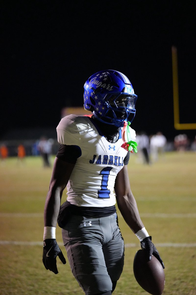 STATS GOING INTO PLAYOFFS ⬇️
1,807 RUSHING YARDS 🔥 (10) games
13.9 Yards Per Carry ⚡️
22 TOUCHDOWNS (2 KICK RETURNS)
UNCOMMITTED 💥💥💥💥