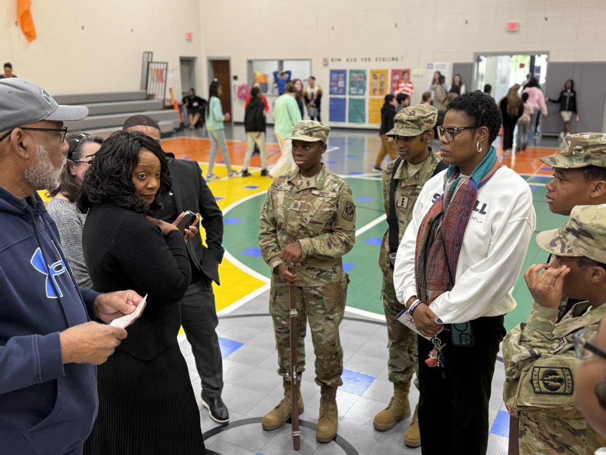 cw4_ret's tweet image. Spartans BN! Thank you Mrs. McClellan &amp;amp; Hueytown Intermediate School for inviting us to participate in the Veterans Honor Ceremony. And Senator Merika Coleman for the inspiring words.@pghs_spartans @JEFCOED @JEFCOCareerTech @jwatkins97 @HueytownMiddle @HueytownHigh @HueytownIS