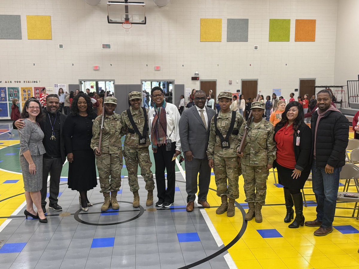 cw4_ret's tweet image. Spartans BN! Thank you Mrs. McClellan &amp;amp; Hueytown Intermediate School for inviting us to participate in the Veterans Honor Ceremony. And Senator Merika Coleman for the inspiring words.@pghs_spartans @JEFCOED @JEFCOCareerTech @jwatkins97 @HueytownMiddle @HueytownHigh @HueytownIS