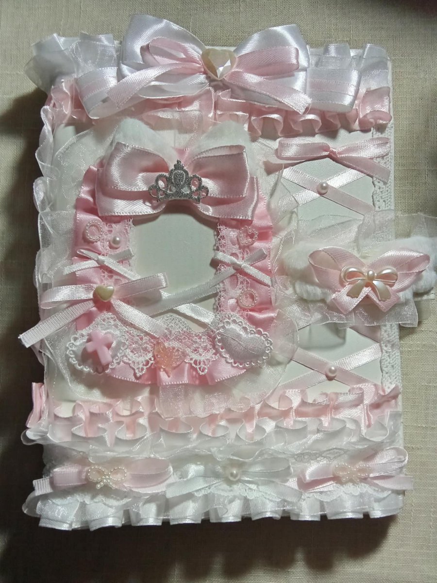 mijijiee's tweet image. LACE DECO BINDER
• 500 | 550 (light-up) | 350 | 400

no cancellation 
mod: flash or J&amp;amp;T 
mop: gcash
NO RUSH DELIVERY 

📍rizal