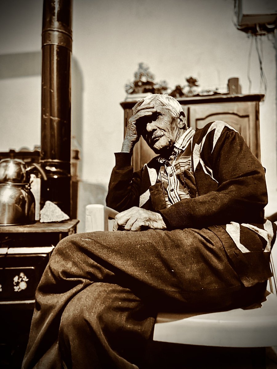 Yalnızca içteki yakındır; başka her şey uzak