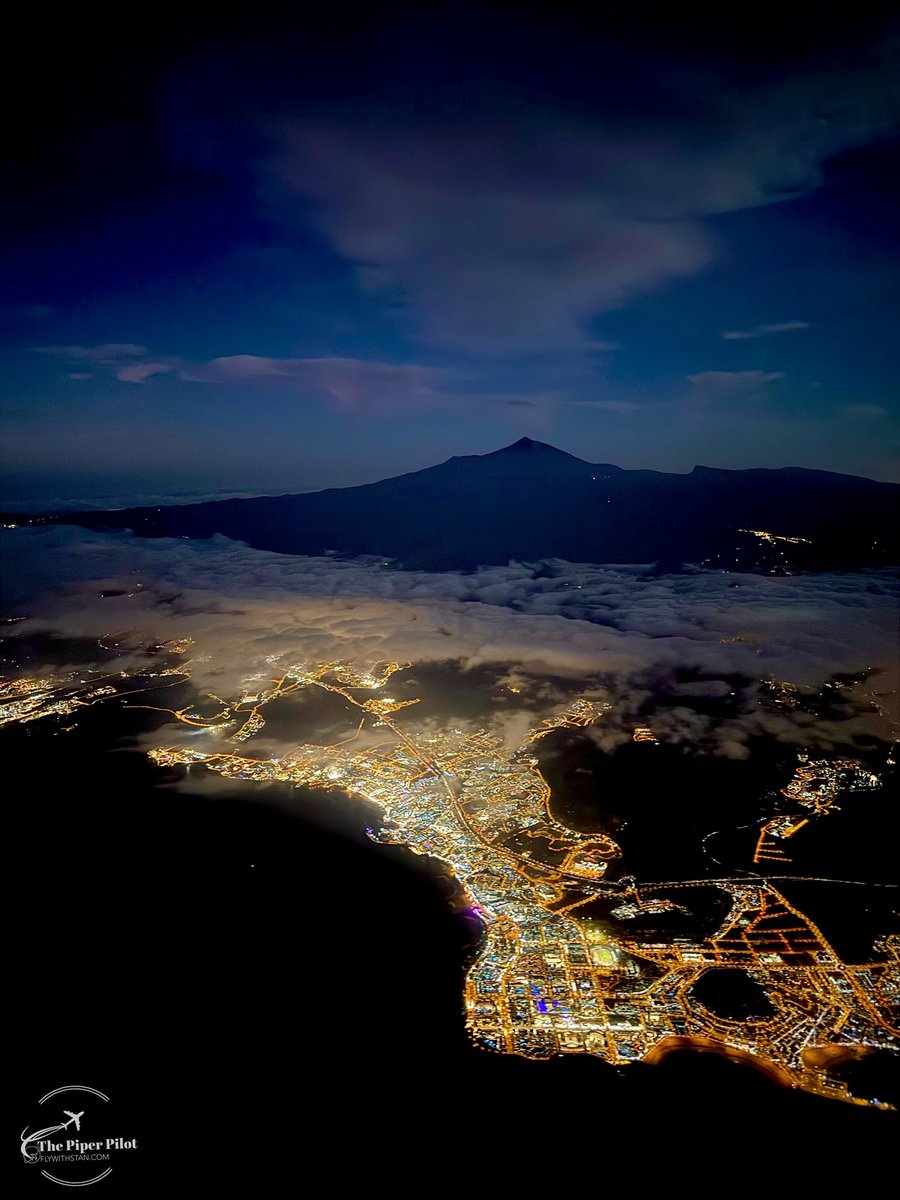 stani320's tweet image. Lps Cristianos &amp;amp; Playa de las Américas at night 💡🌃🌠 #loscristianos #playadelasamericas 
#tenerife #canarias #teide #teidebynight #sky #canaries #arona #adeje