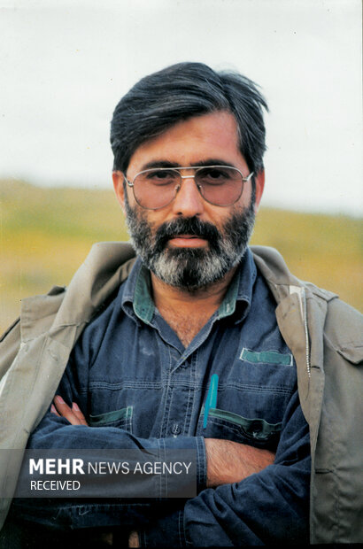 shahidmediaa's tweet image. دنیا وارونه است؛ و دیوانه‌ها و قداره بندها بر آن حاکمیت دارند
اما چه غم، که صالحین و مستضعفین وارث زمین خواهند بود.

#شهید_سیدمرتضی_آوینی