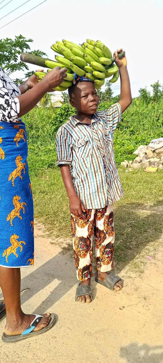 Umahkingston's tweet photo. At what age did you start hustling? be sincere 

Me : at age 14 https://t.co/OeDhZD90jS