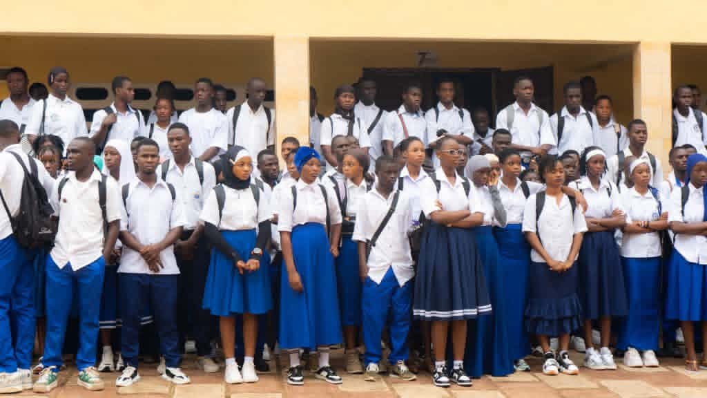 webzaly's tweet photo. Campagne de sensibilisation et d’information – Saison touristique en Guinée 🇬🇳
Étape du jour : Groupe Scolaire Privé Moderne Ramatoulaye Keita, Nzérékoré.
Zaly à la rencontre des élèves pour promouvoir le tourisme guinéen ! 🌍✨

#TourismeGuinéen #SaisonTouristique2025 #ONTG https://t.co/6wLm6SVsOL