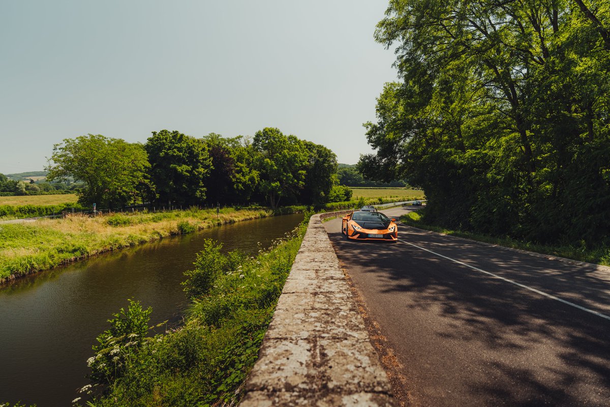 FINEMagazine's tweet photo. Gift the journey, not the object. 🎁
HunterMoss curates design-led driving adventures across Europe & the USA — pairing supercars with boutique hotels, fine dining & full concierge service.
The ultimate experiential gift.
#LuxuryTravel #ExperientialGifting #finemagazine https://t.co/dfNANGSL8g