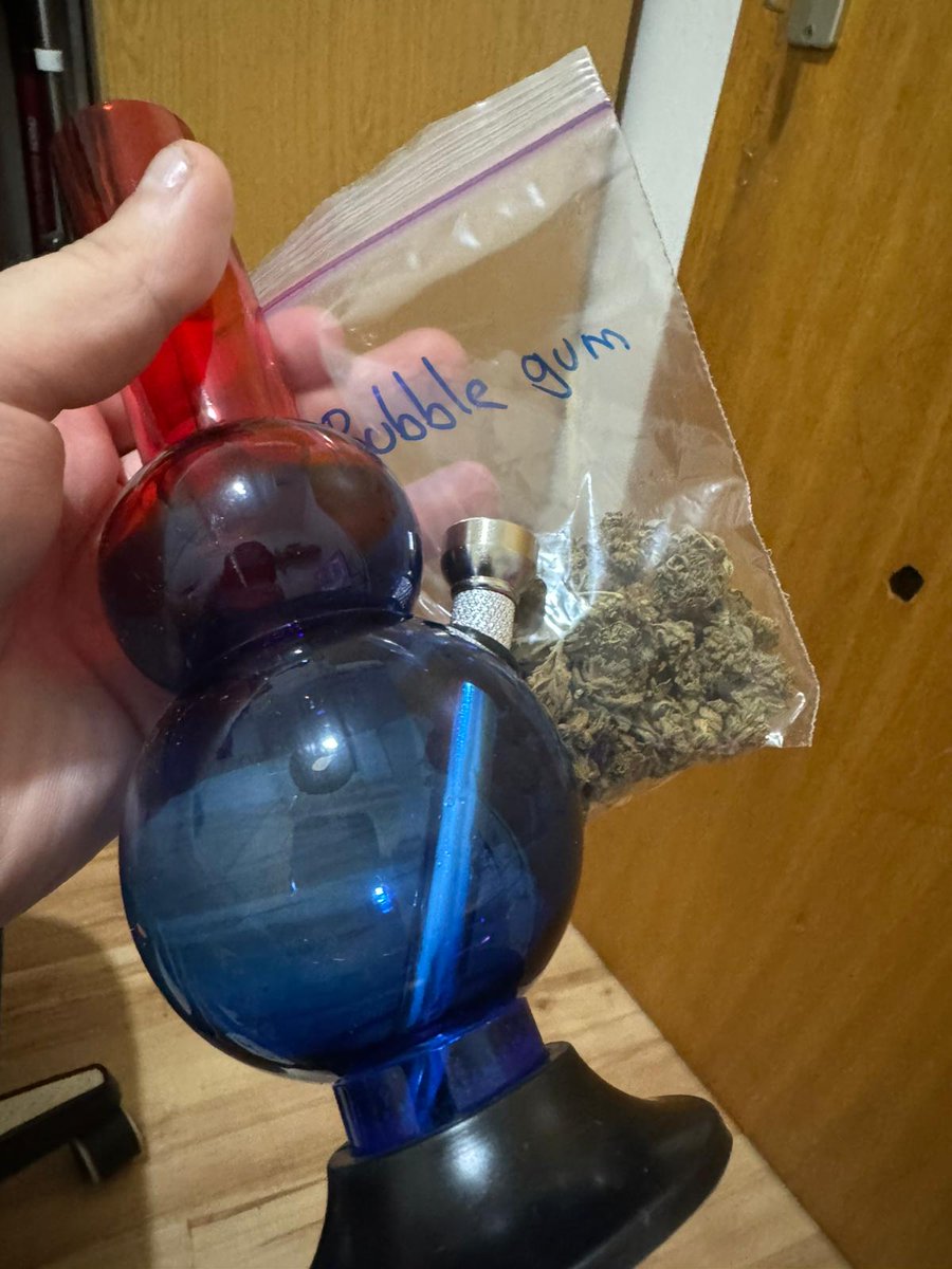 Abim masa süsü almış bana yanında da güzel koku yollamış.