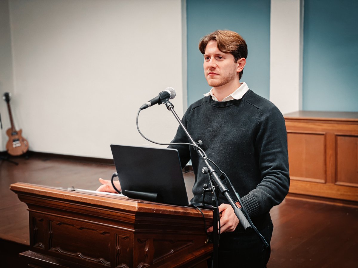 ProvidenceCC's tweet photo. Renowned film &amp; TV composer Vinicius Barbosa Pippa @themusicgiant shared “Notes on Music, Faith, and Longing for God” at @ProvidenceCC. Students were encouraged by his testimony and how his faith in Christ shapes his work: https://t.co/B8SufpBES8
#Music #Faith #Lecture https://t.co/SrMm3KWuuo