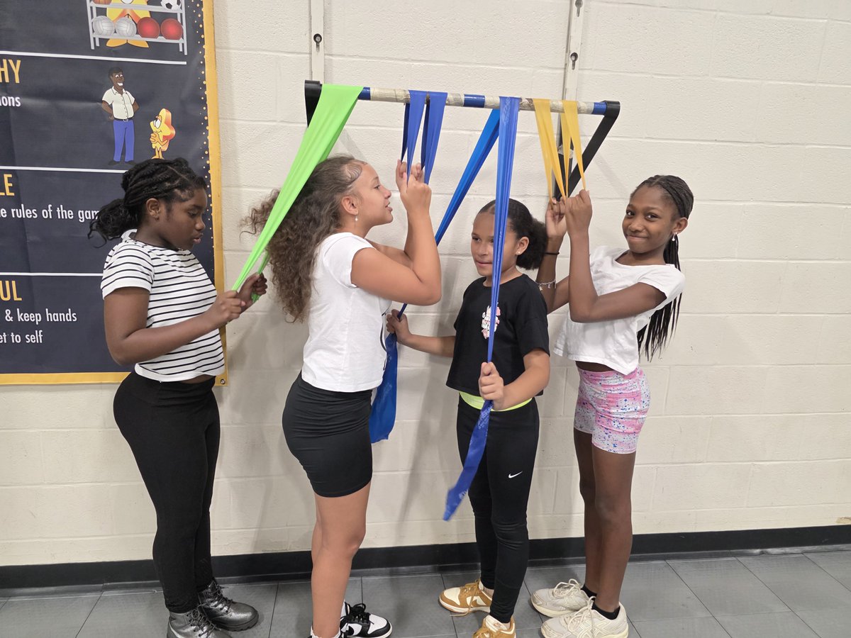 SandersES tweet media