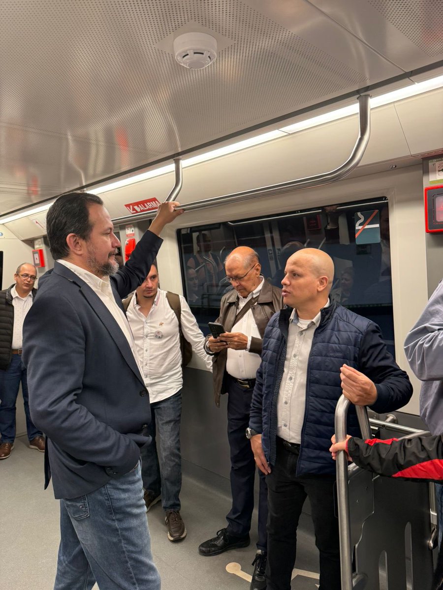 ctucolombia's tweet image. En Quito conocimos de cerca el proceso de implementación del recaudo electrónico en el sistema de transporte público, un modelo con medios de pago abiertos que incluso permite pagar con la cédula de ciudadanía.
Además, el Banco Pichincha se suma al ecosistema con su experiencia.