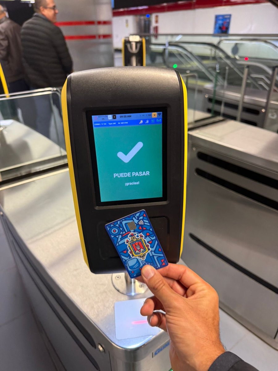 ctucolombia's tweet image. En Quito conocimos de cerca el proceso de implementación del recaudo electrónico en el sistema de transporte público, un modelo con medios de pago abiertos que incluso permite pagar con la cédula de ciudadanía.
Además, el Banco Pichincha se suma al ecosistema con su experiencia.