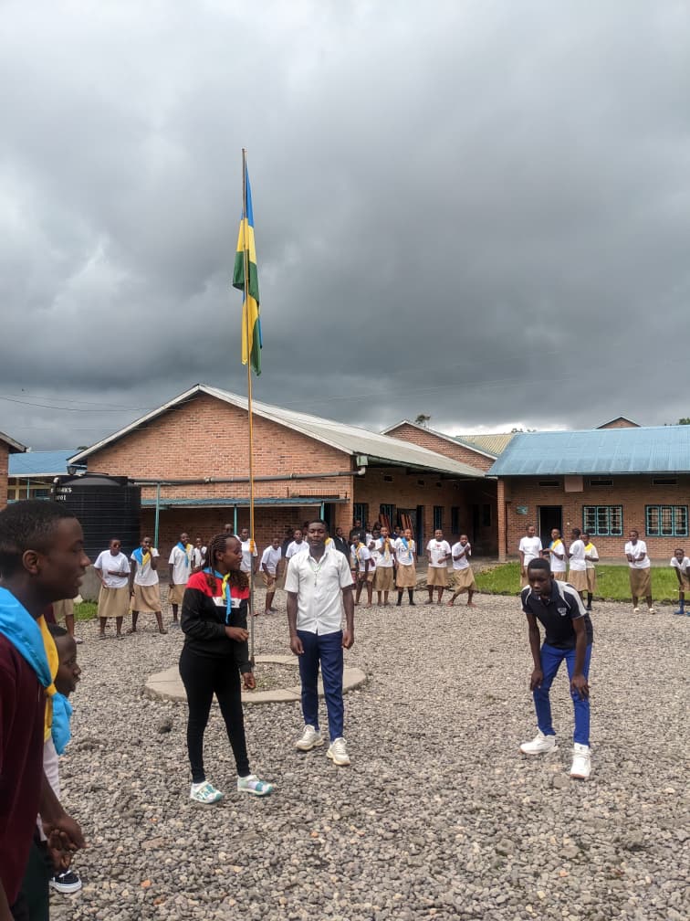 Abagize Komite ya Diyosezi ya RUHENGERI bafatanyije n'abagenzi babo bari muri KOMITE z'amatsindashingiro(groupes de base) agize iyi Diyosezi bakoze Inama ku Rwego rwa Diyosezi kuri uyu wa Gatandatu tariki ya 8 UGUSHYINGO 2025 Mu ishuri rya Ecole Secondaire Saint Vincent MUHOZA.